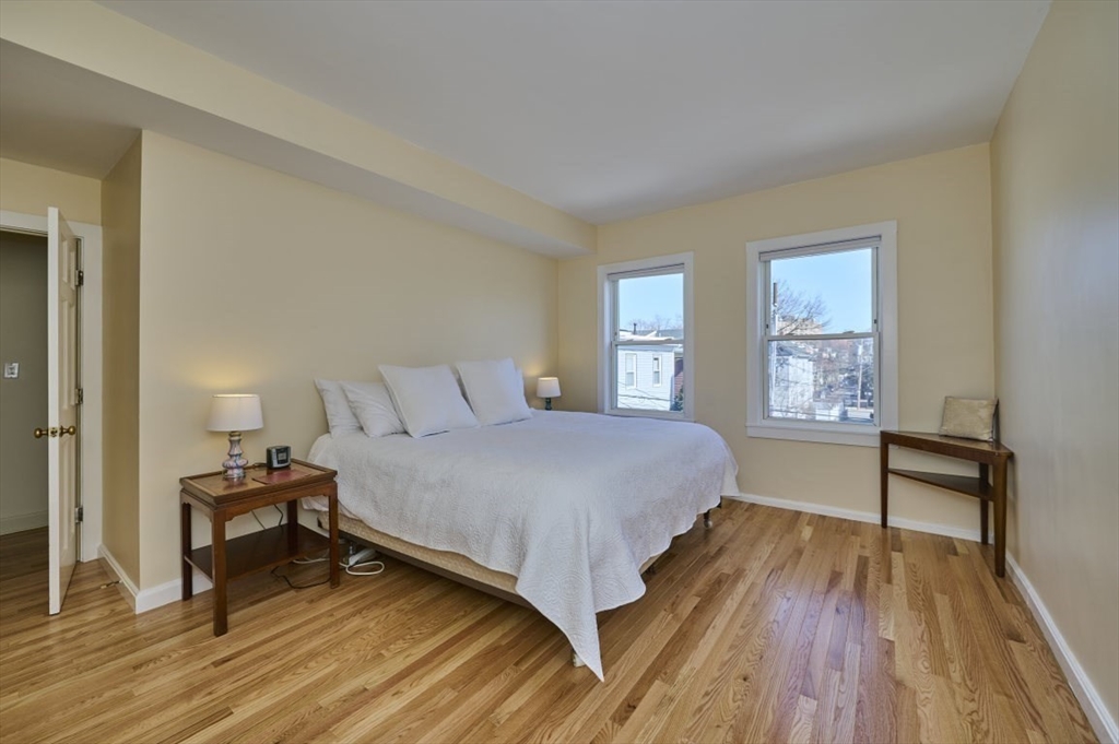 118 Trowbridge St, Harvard Square