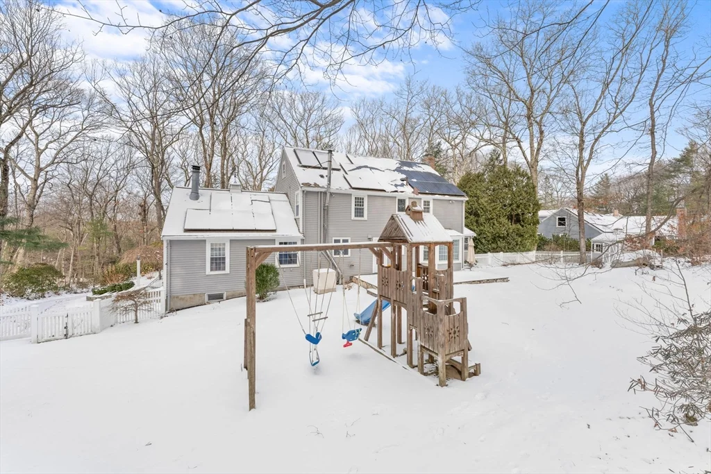 26 Cedar Hill Rd, Dover