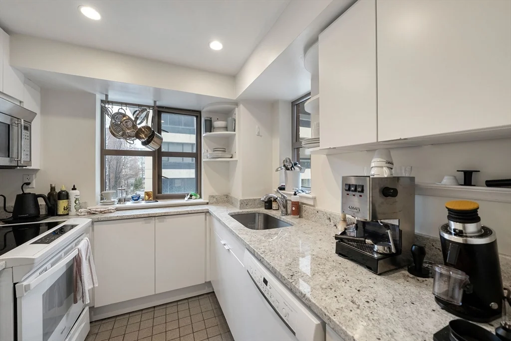 931 Massachusetts Ave, Harvard Square
