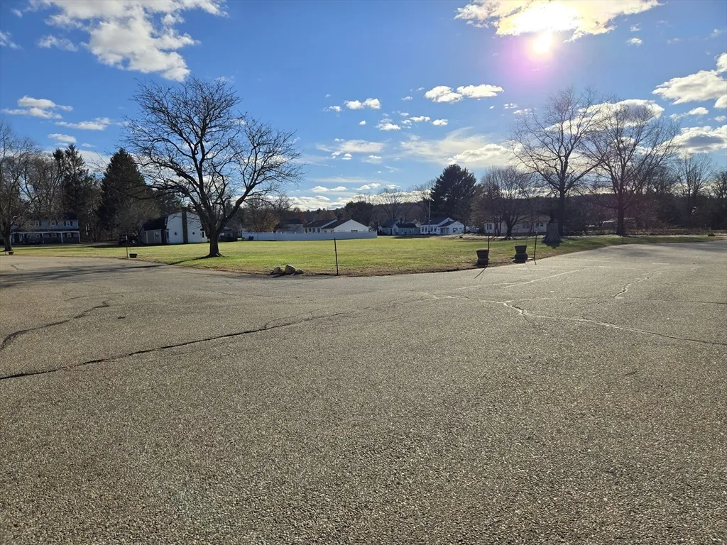 19 Chapman Ave, West Brookfield