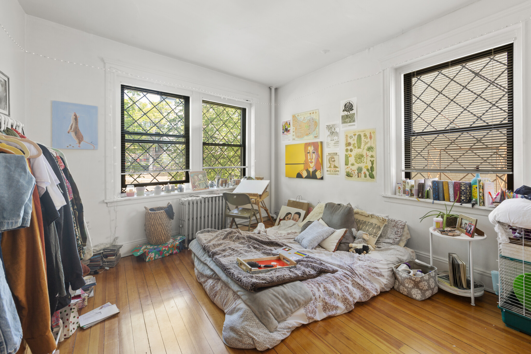 1462 Commonwealth, Brighton