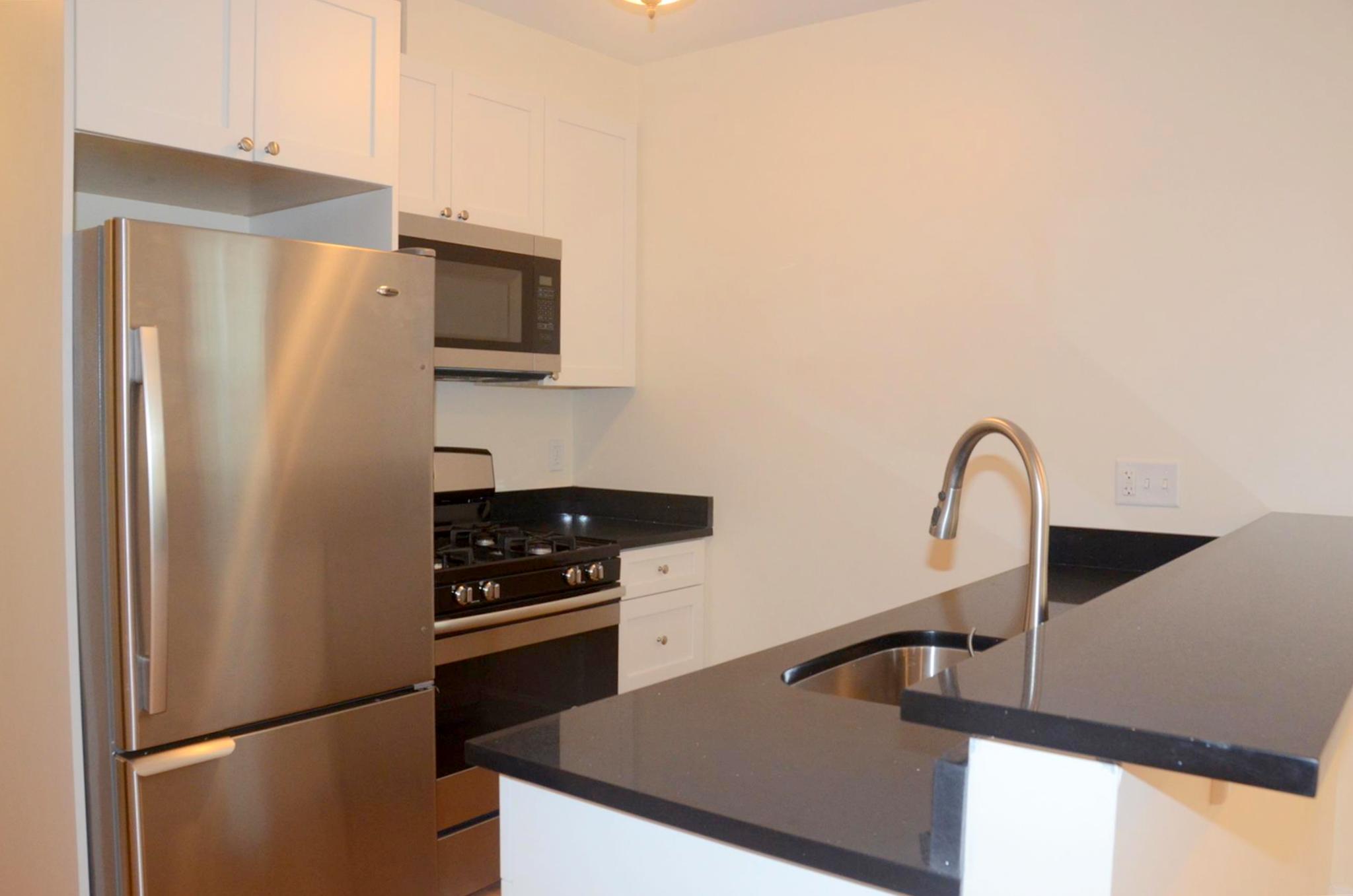 2 bed, 1 bath apartment for rent at 26.5 Putnam St Unit 1, Union Square — photo 4 of 12