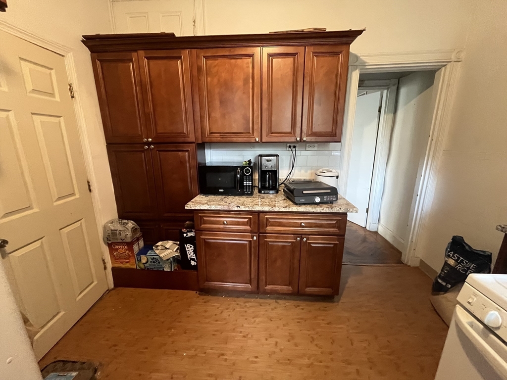 17-19 Putnam Ave, Riverside