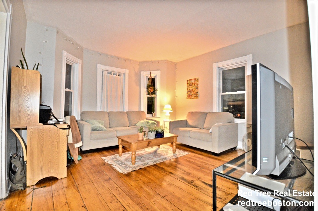 201 Hillside St, Mission Hill