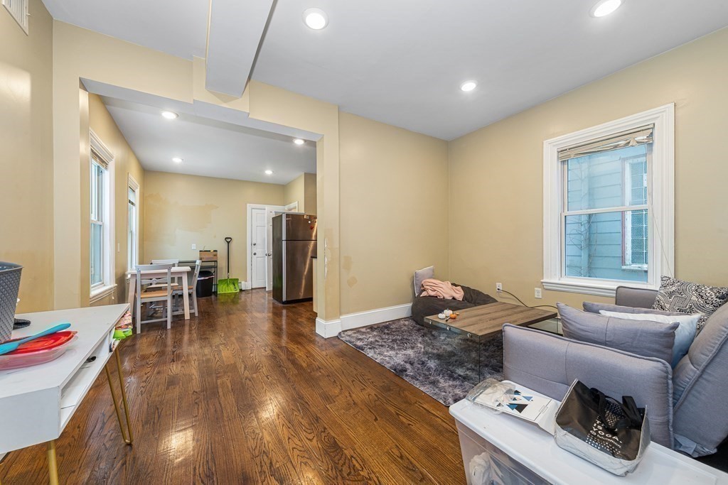 1566 Tremont St, Mission Hill