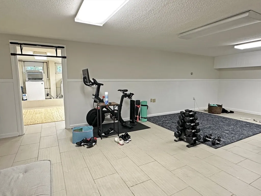 6 Brownson Ter, Jamaica Plain