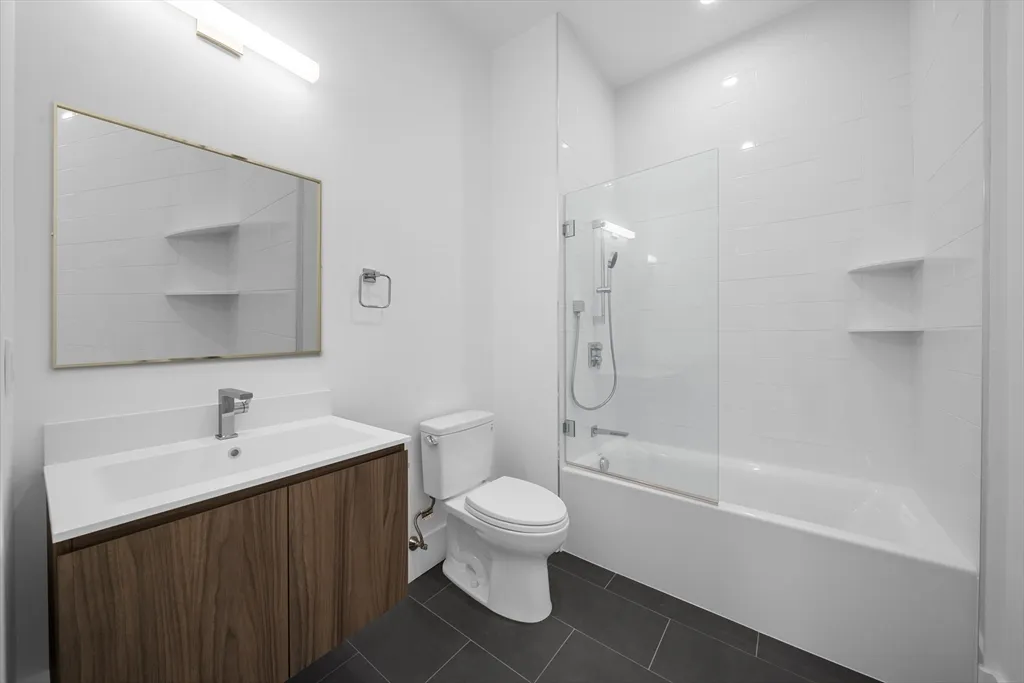 218 Old Colony Ave, South Boston