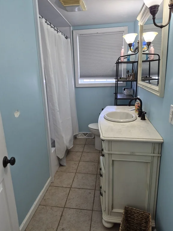 61 Hilltop Ave, Plymouth