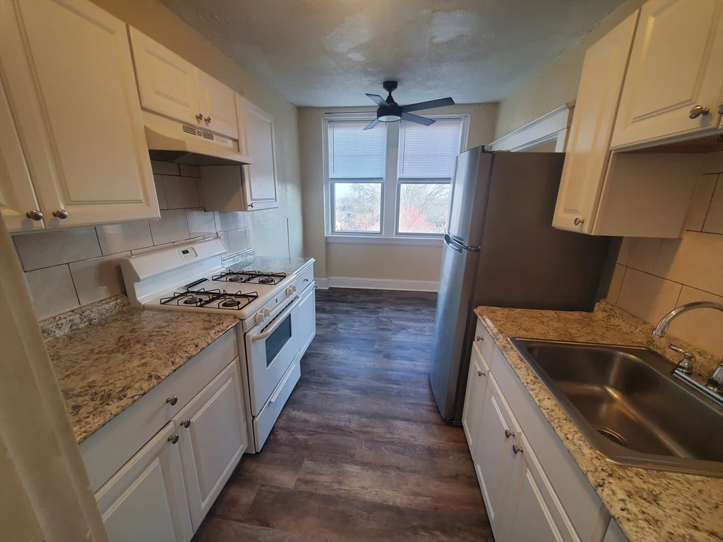 415 County St, New Bedford