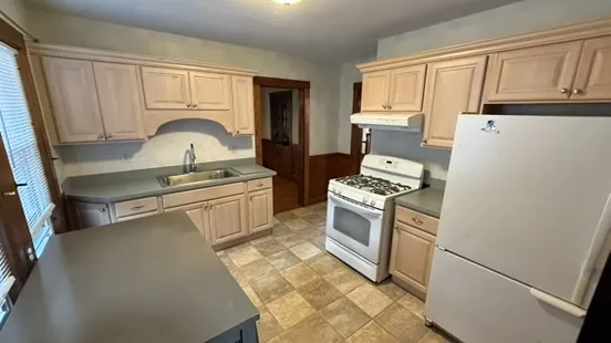 6 Narragansett St, Dorchester