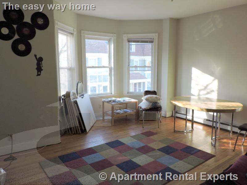 166 Putnam Ave, Riverside