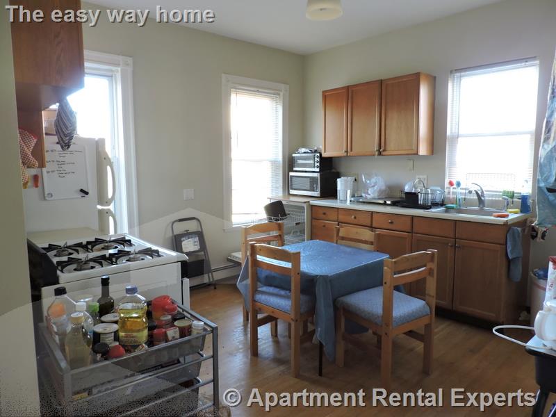 166 Putnam Ave, Riverside