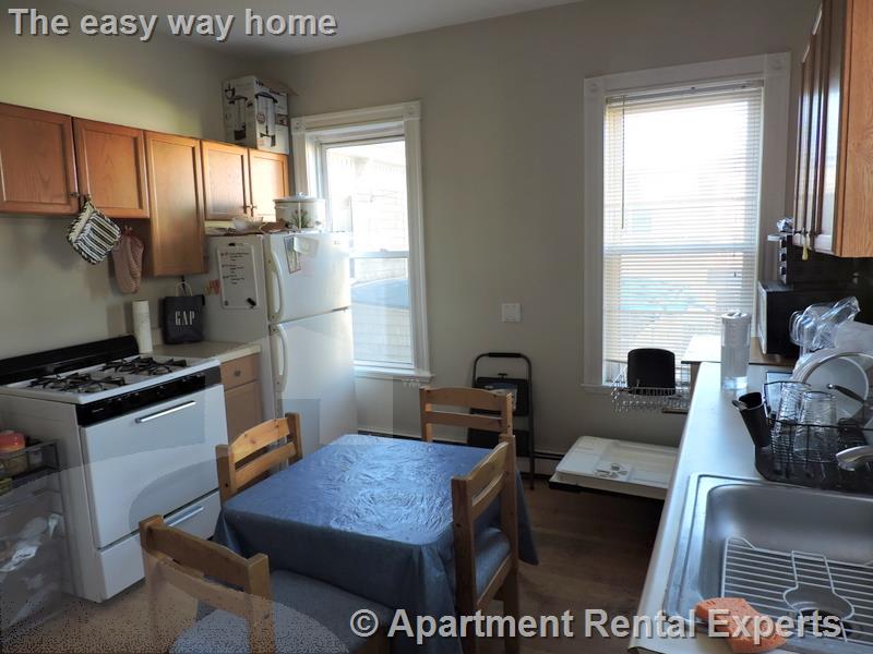 166 Putnam Ave, Riverside