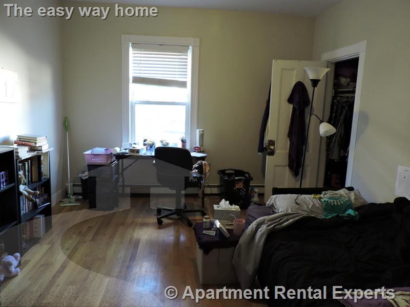 166 Putnam Ave, Riverside