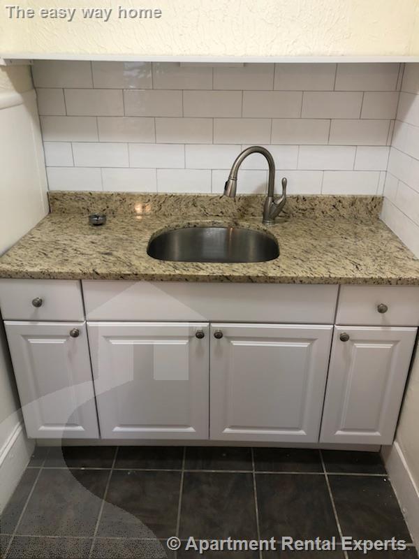 77 Bonair St, Winter Hill