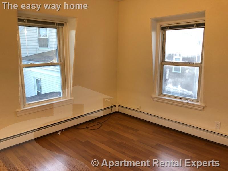 77 Bonair St, Winter Hill