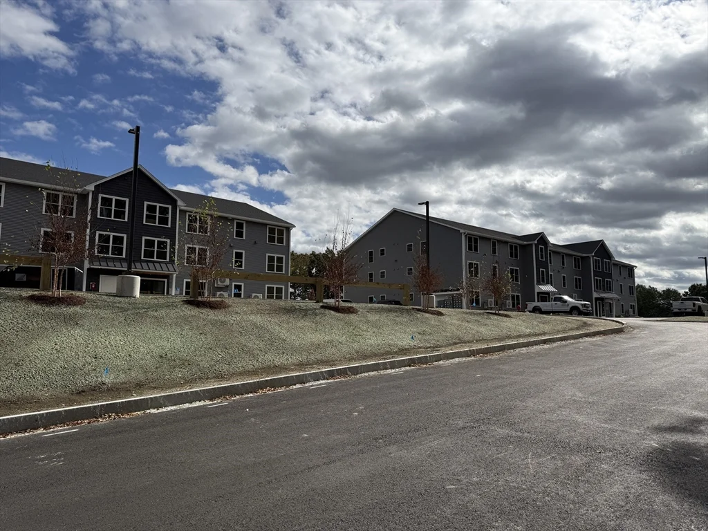 251 Sladen St, Dracut