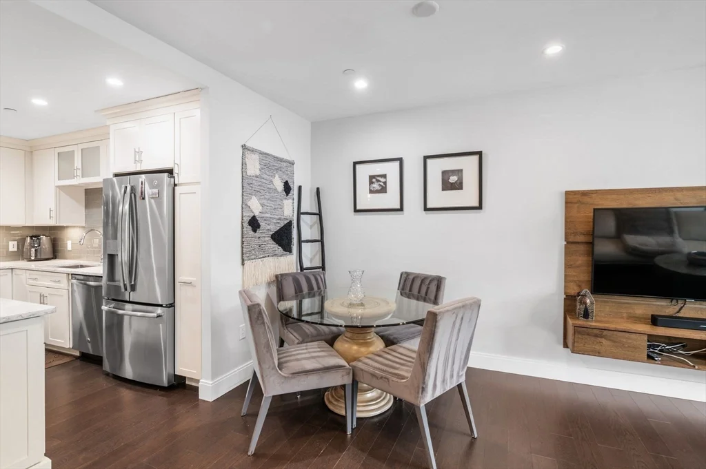 201 Elliott St, Beverly