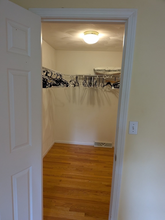 7 Van Norden Rd, Burlington