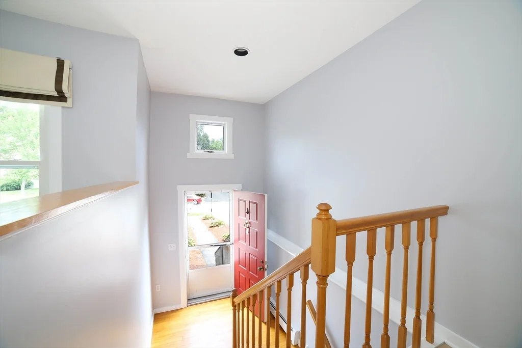 64 Camelot Dr, Tatnuck