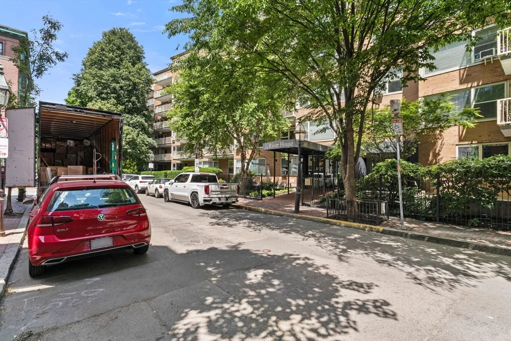 145 Pinckney St, Beacon Hill