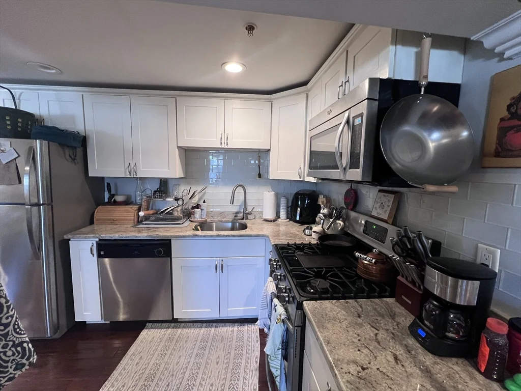 142 Centre St, Mission Hill