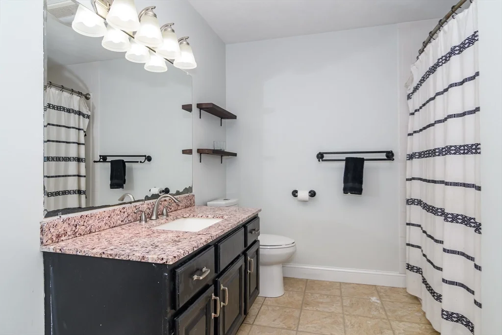 10 Homeward Ln, Natick