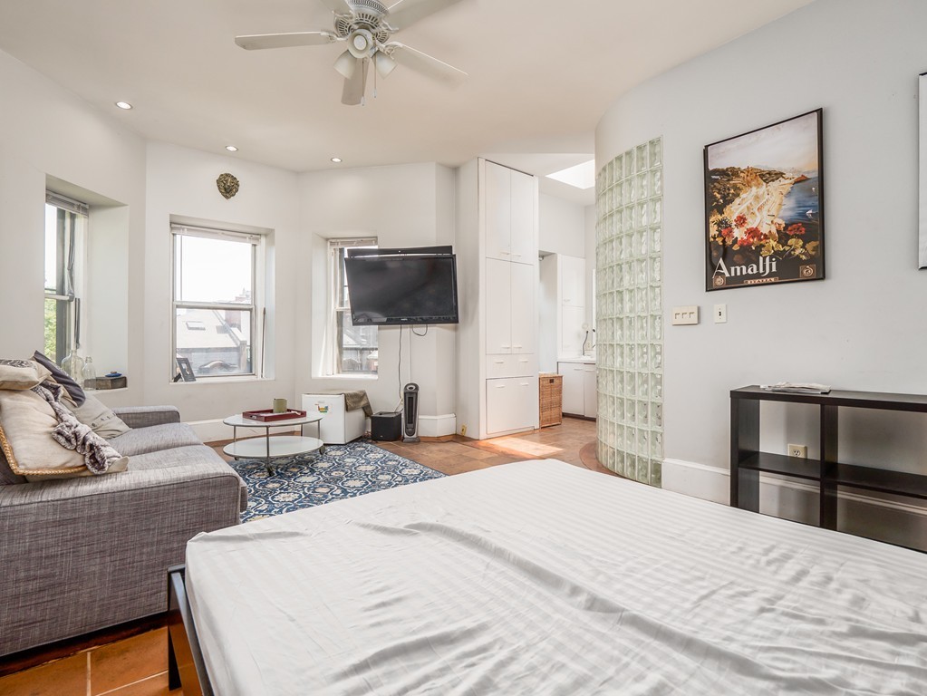 30 Gloucester St, Back Bay