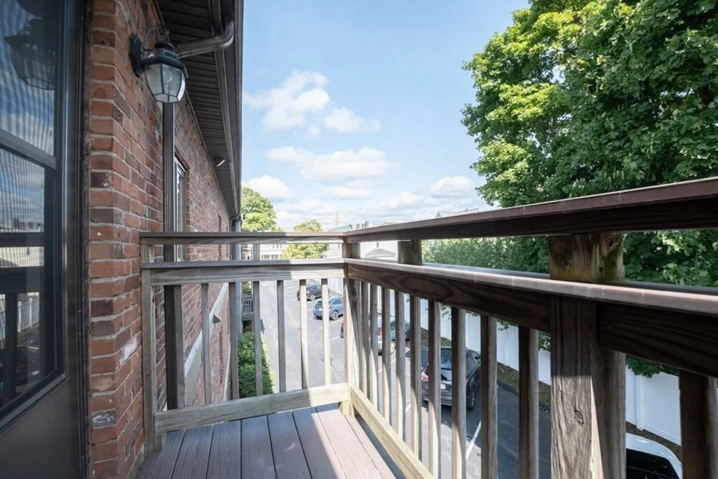 146 Willow St, Waltham