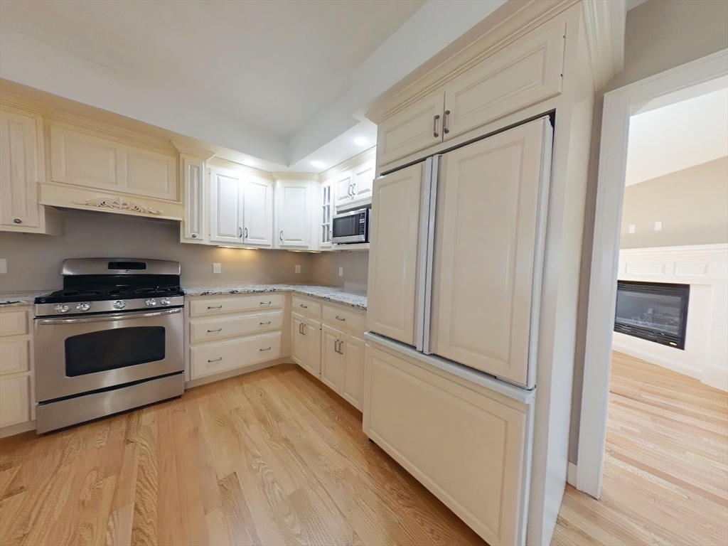 109 Farwell St, Newtonville