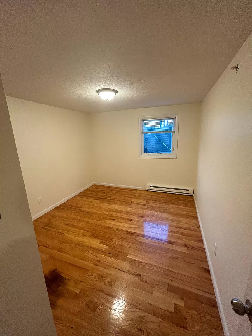 2 bed, 1 bath apartment for rent at 520 Main St Unit 3, Banks Square — photo 13 of 17