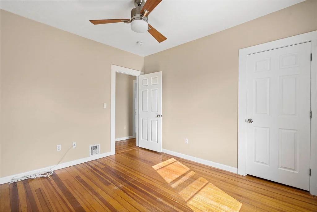 18 St Clair St, East Lynn