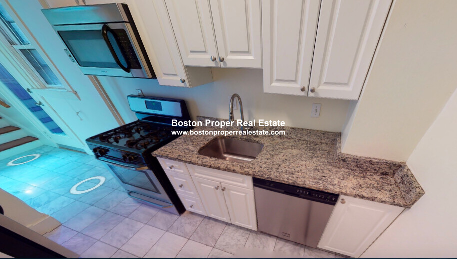 1 bed, 1 bath apartment for rent at 227 Newbury St Unit 2, Back Bay — photo 2 of 11