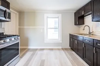 716 Lawrence St, Lowell