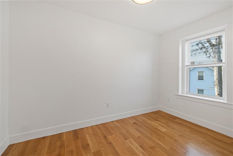 406 Columbia St, Wellington-Harrington