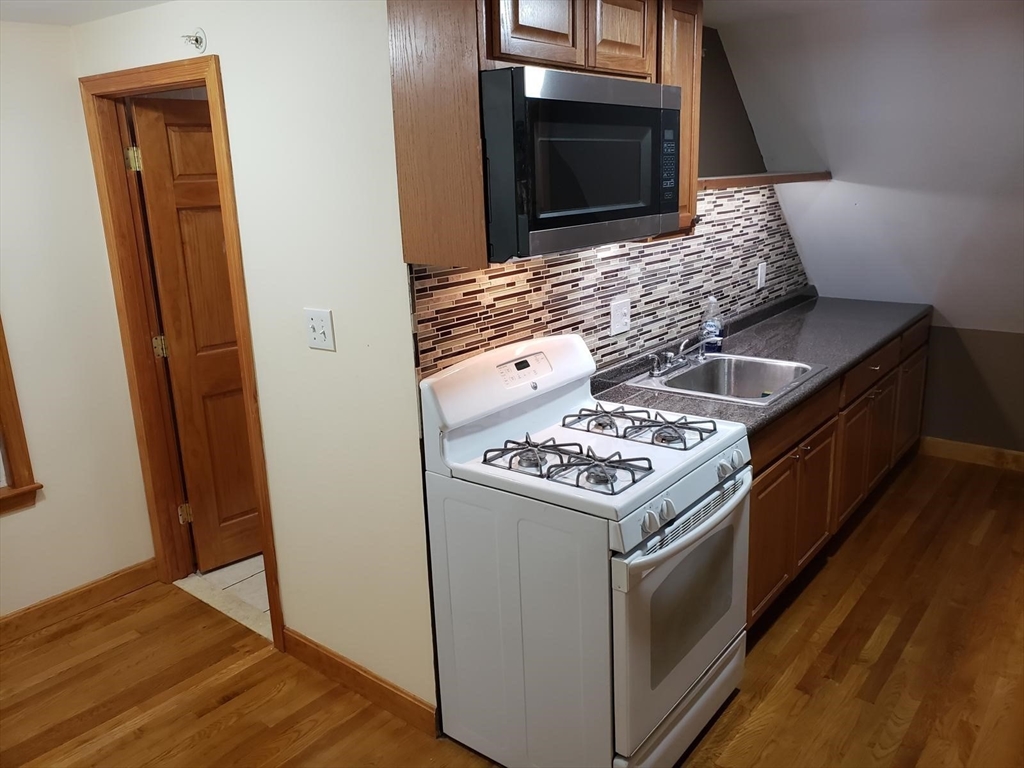 660 Main St, Brockton