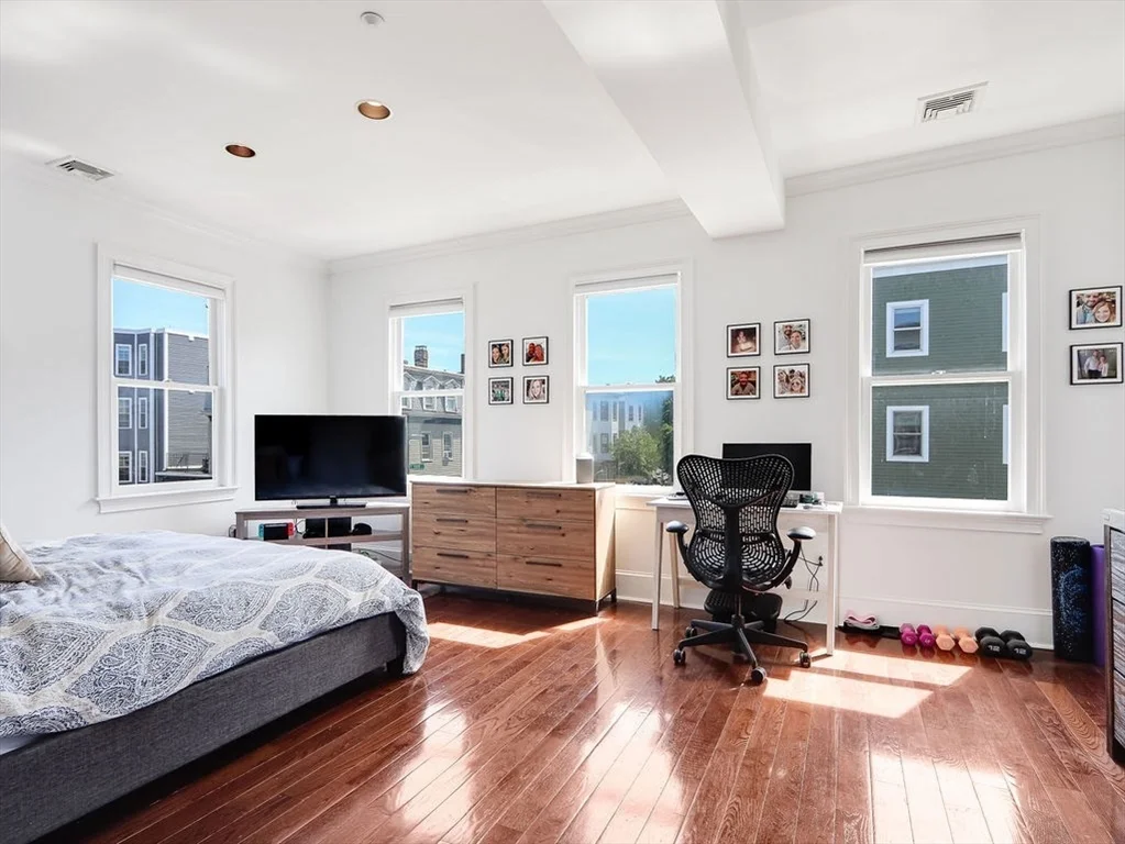 201 K St, South Boston