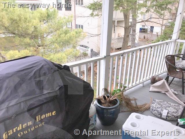 27 Garrison Ave, West Somerville