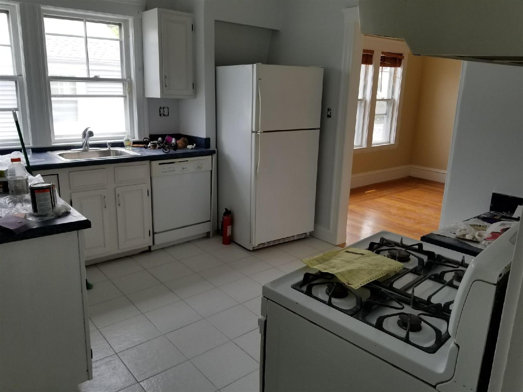 2 bed, 1 bath apartment for rent at 40 Glendale Ave Unit 1, Everett — photo 2 of 11