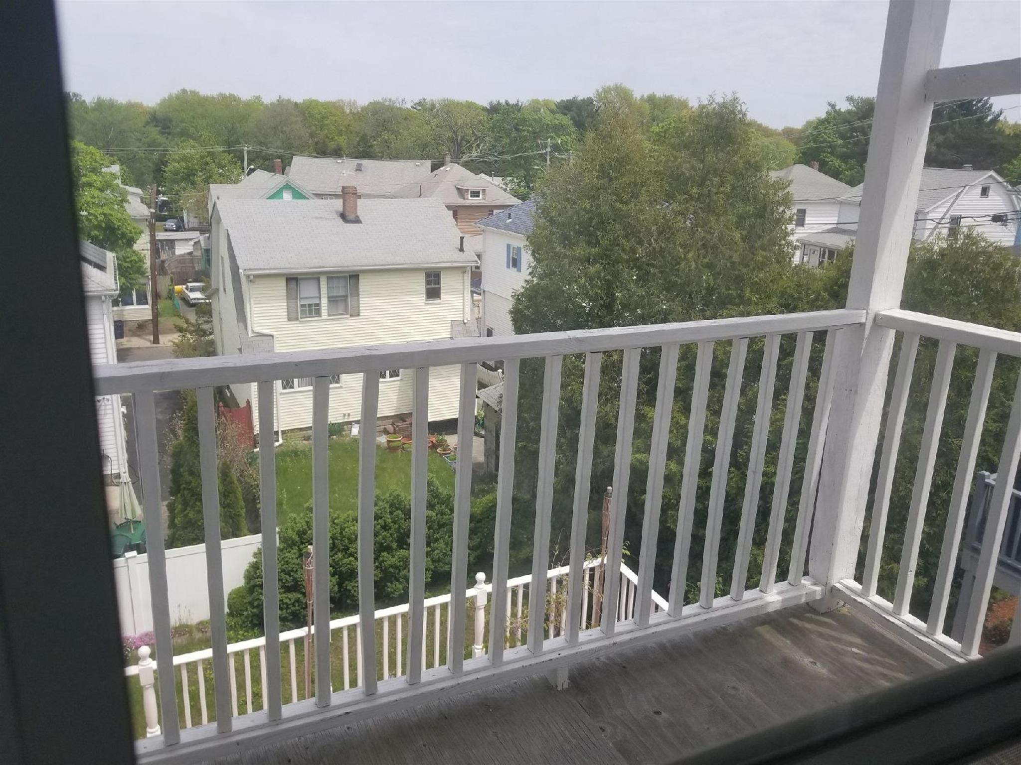 2 bed, 1 bath apartment for rent at 40 Glendale Ave Unit 1, Everett — photo 3 of 11