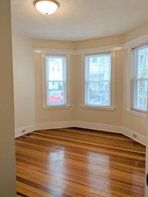 79 Conwell Ave, West Somerville