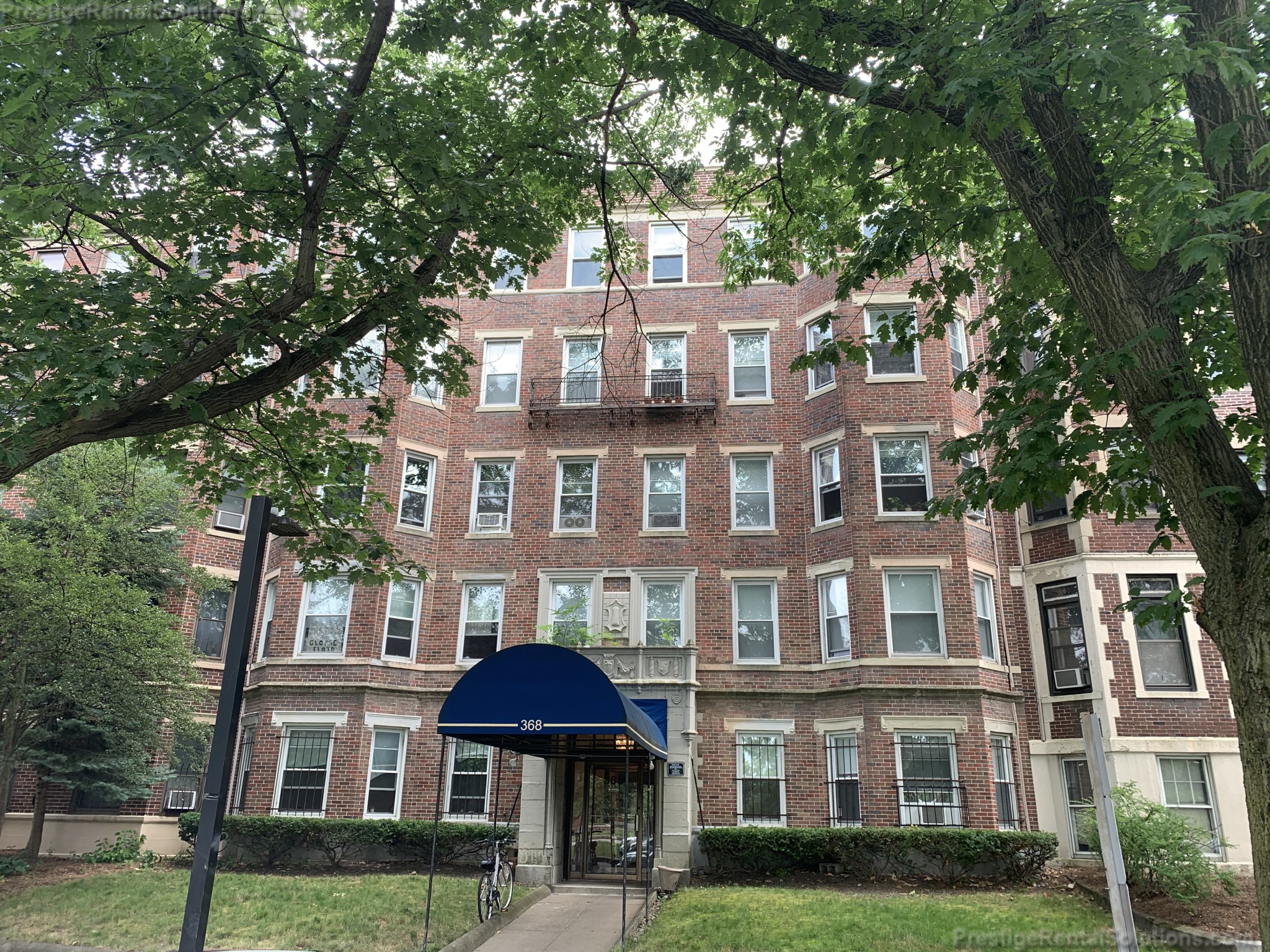 368 Riverway, Mission Hill