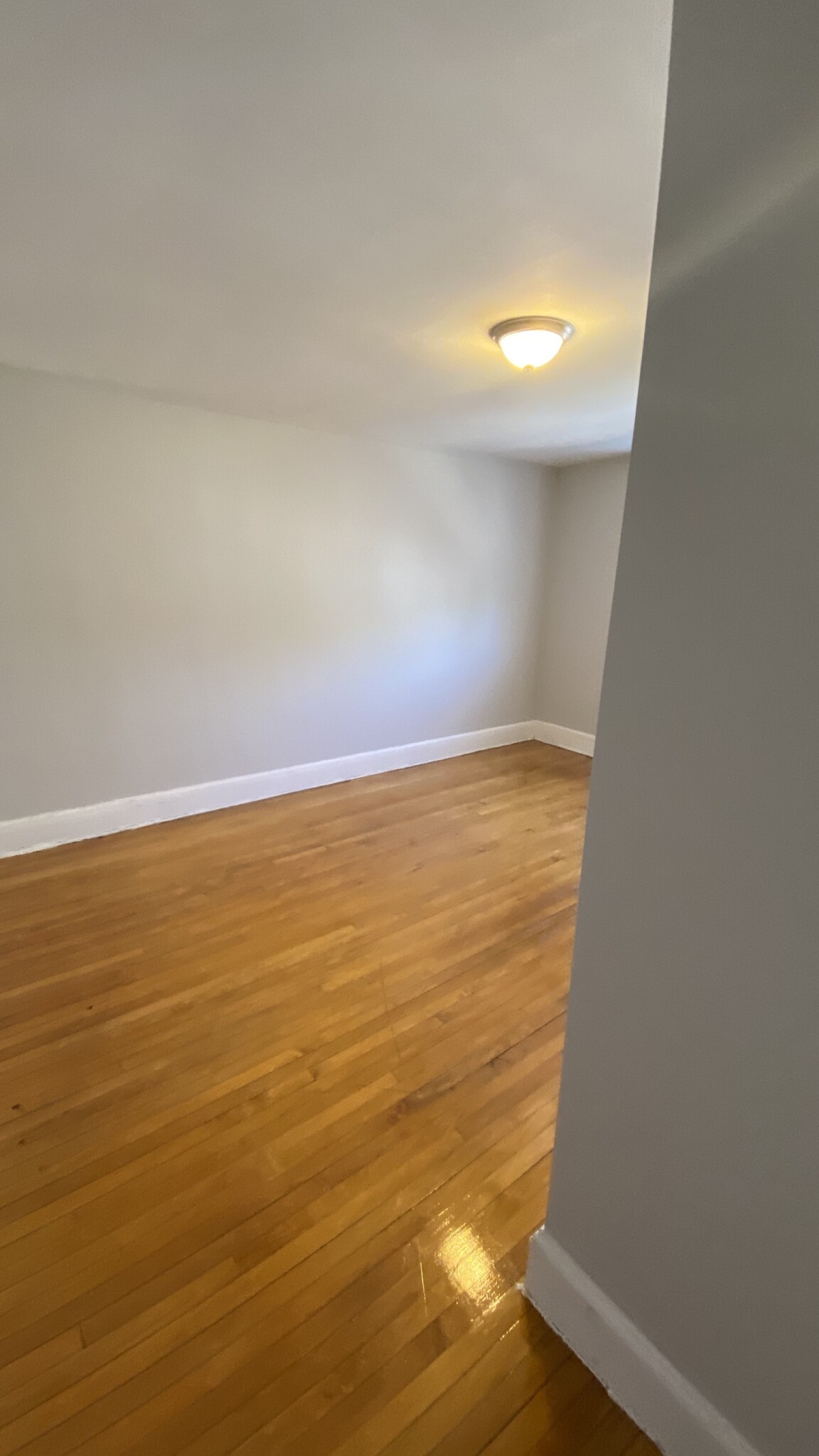 142 Davis Ave, Emerson Gardens