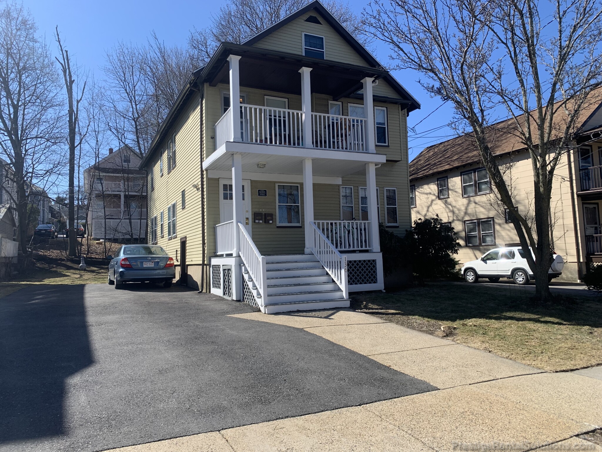 136 Arlington St, Oak Square