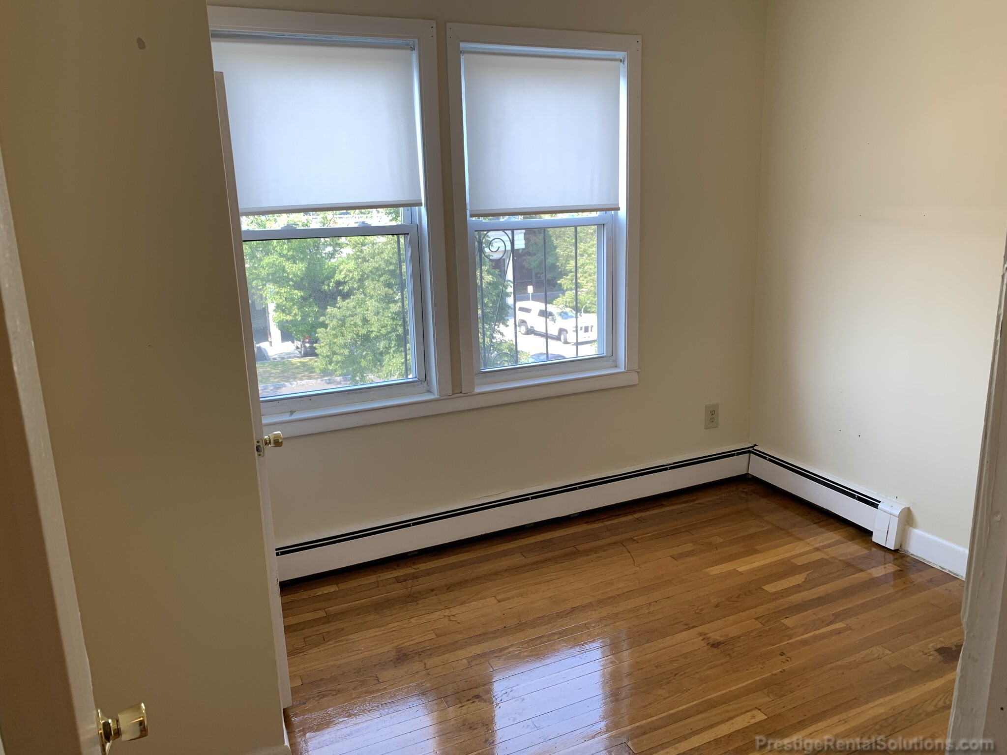 10 Hyde Park Ave, Jamaica Plain