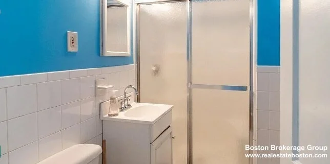 122 Hillside St, Mission Hill