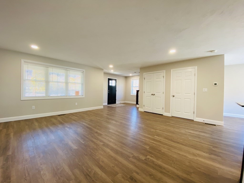 6 Glacier Path, Middleboro