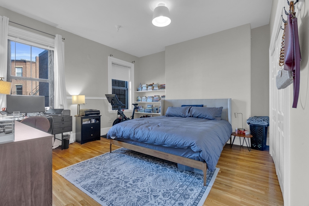 75 Newbury St, Back Bay