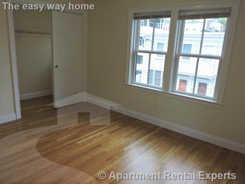 6 Emmons Pl, Harvard Square