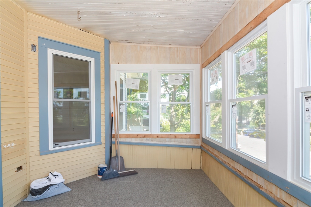 350 King St, Springfield